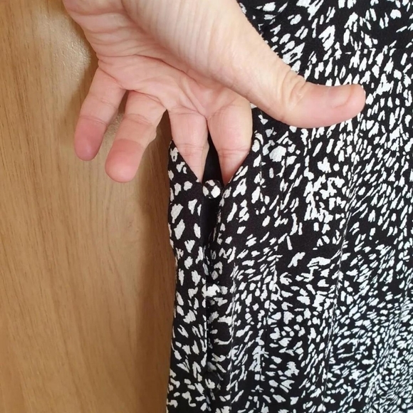 Free People  black and white midi dressAbstract Print BNWT Size uk 12 - Picture 3 of 5